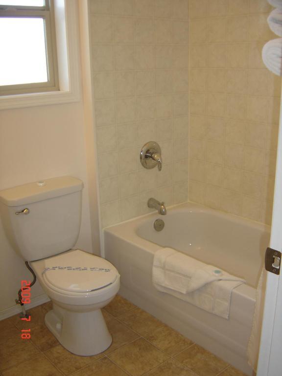 Beachside Motel Пентиктон Номер фото