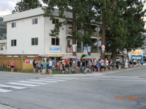 Beachside Motel Пентиктон Экстерьер фото
